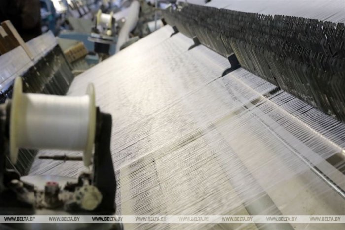 Журналисты БЕЛТА рассказали о производстве защитных повязок на «Моготекс»